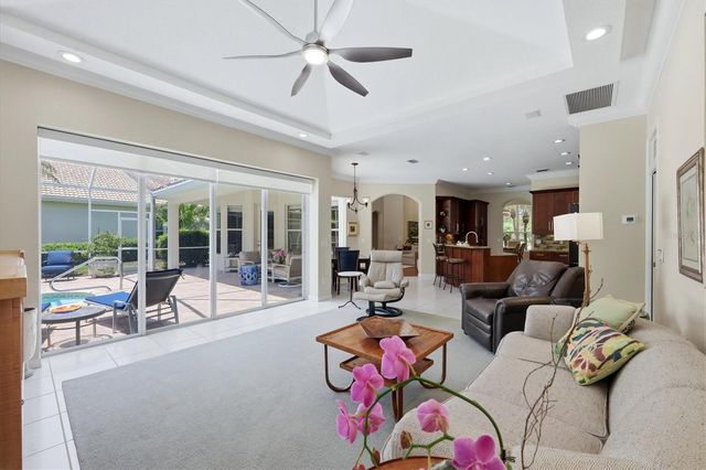 7215 MARSTON COURT, University Park, FL 34201