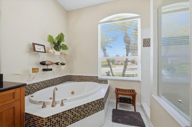 7215 MARSTON COURT, University Park, FL 34201
