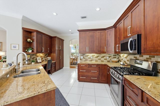7215 MARSTON COURT, University Park, FL 34201