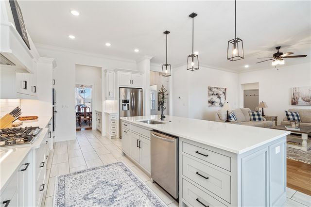 1310 Elizabeth Loop, Bentonville, AR 72713