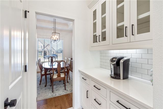 1310 Elizabeth Loop, Bentonville, AR 72713