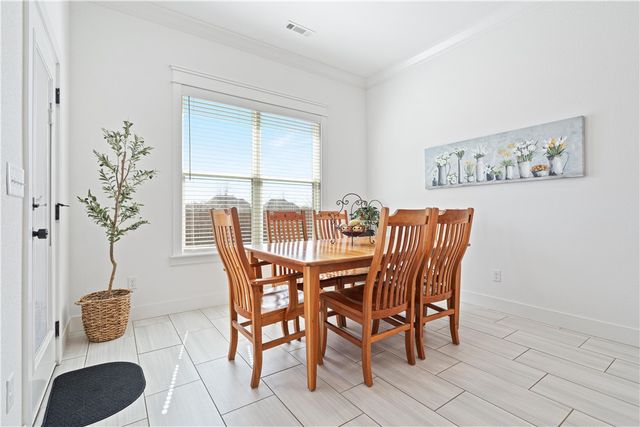 1310 Elizabeth Loop, Bentonville, AR 72713