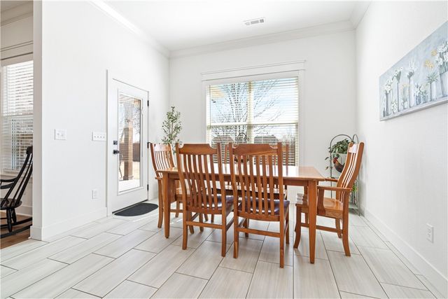 1310 Elizabeth Loop, Bentonville, AR 72713