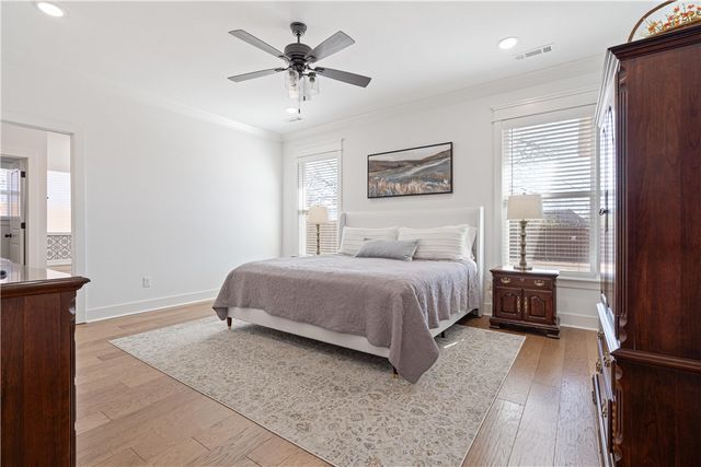 1310 Elizabeth Loop, Bentonville, AR 72713