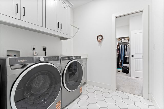 1310 Elizabeth Loop, Bentonville, AR 72713