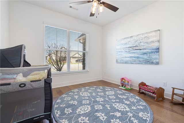 1310 Elizabeth Loop, Bentonville, AR 72713