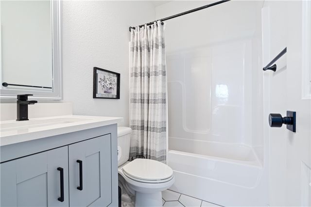 1310 Elizabeth Loop, Bentonville, AR 72713