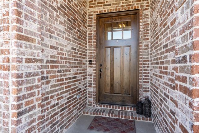 1310 Elizabeth Loop, Bentonville, AR 72713