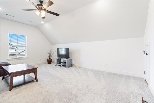 1310 Elizabeth Loop, Bentonville, AR 72713