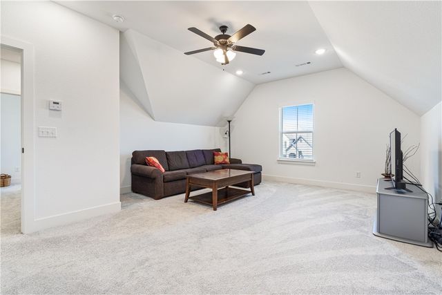 1310 Elizabeth Loop, Bentonville, AR 72713