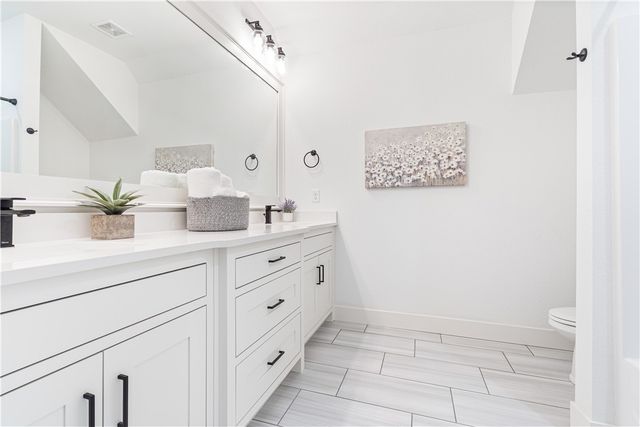 1310 Elizabeth Loop, Bentonville, AR 72713