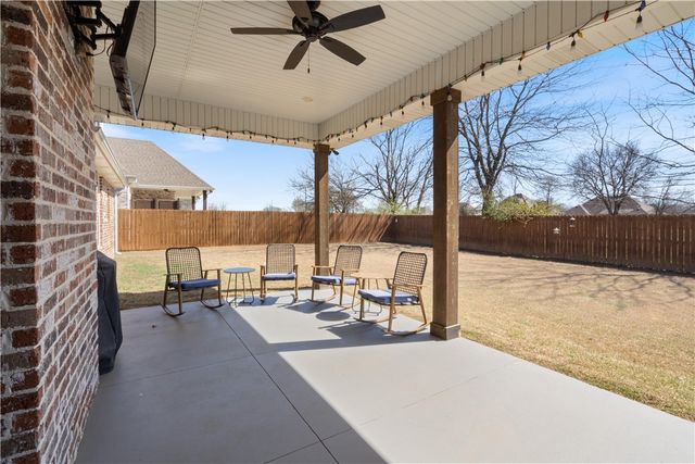 1310 Elizabeth Loop, Bentonville, AR 72713