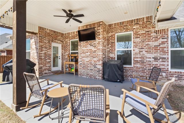 1310 Elizabeth Loop, Bentonville, AR 72713