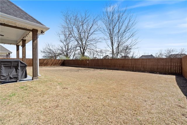 1310 Elizabeth Loop, Bentonville, AR 72713