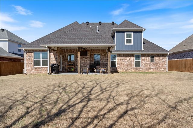 1310 Elizabeth Loop, Bentonville, AR 72713