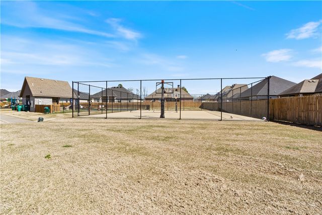 1310 Elizabeth Loop, Bentonville, AR 72713