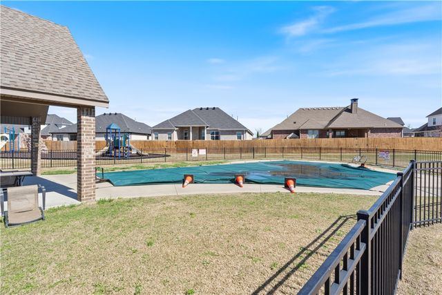 1310 Elizabeth Loop, Bentonville, AR 72713