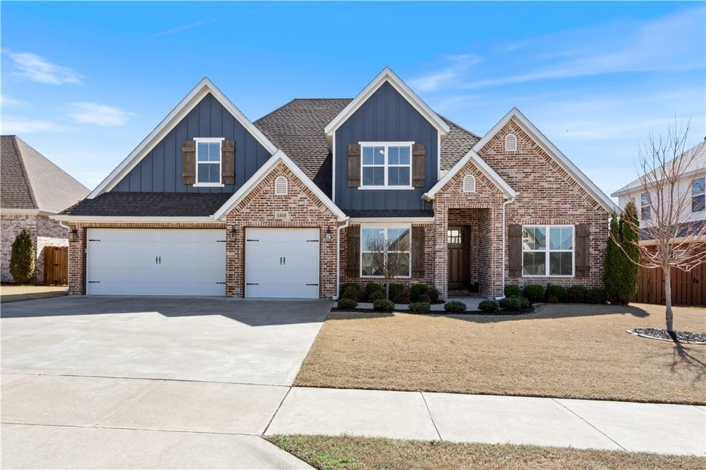 1310 Elizabeth Loop, Bentonville, AR 72713
