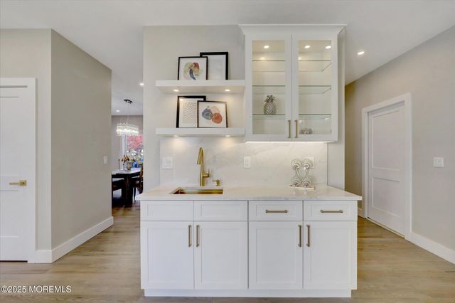 750 Holmdel Road, Holmdel, NJ 07733