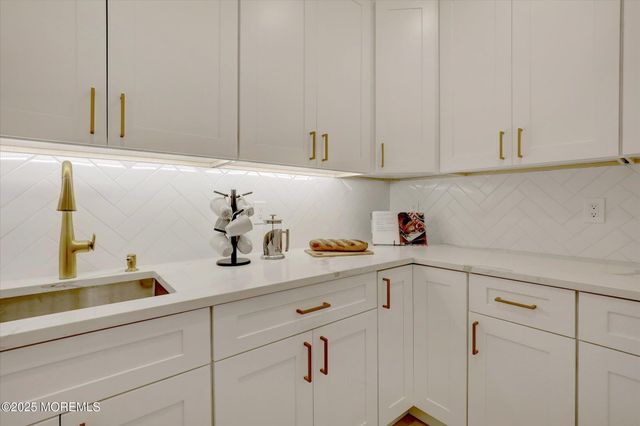 750 Holmdel Road, Holmdel, NJ 07733