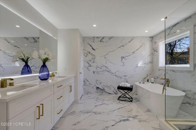 750 Holmdel Road, Holmdel, NJ 07733