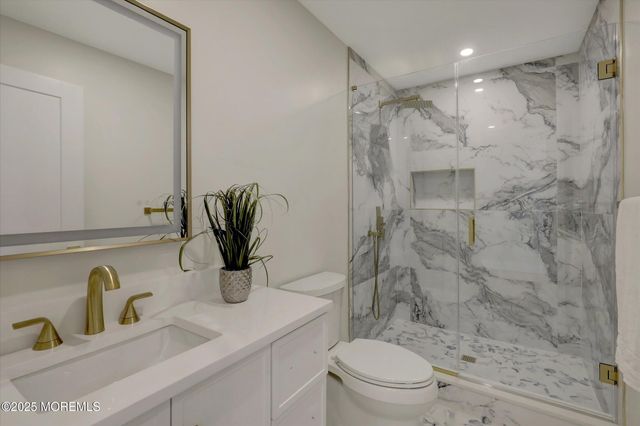 750 Holmdel Road, Holmdel, NJ 07733