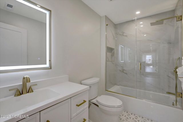 750 Holmdel Road, Holmdel, NJ 07733