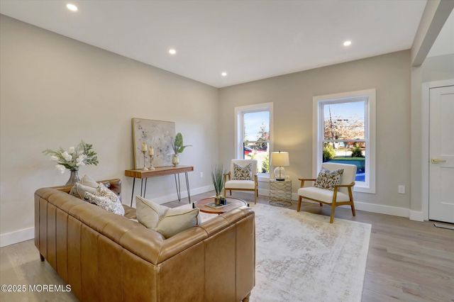 750 Holmdel Road, Holmdel, NJ 07733