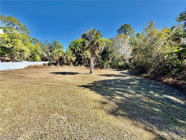 616 Broadway AVE, Lehigh Acres, FL 33972