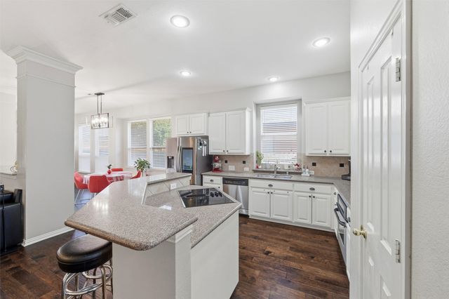 124 Myrtle Creek, Grapevine, TX 76051