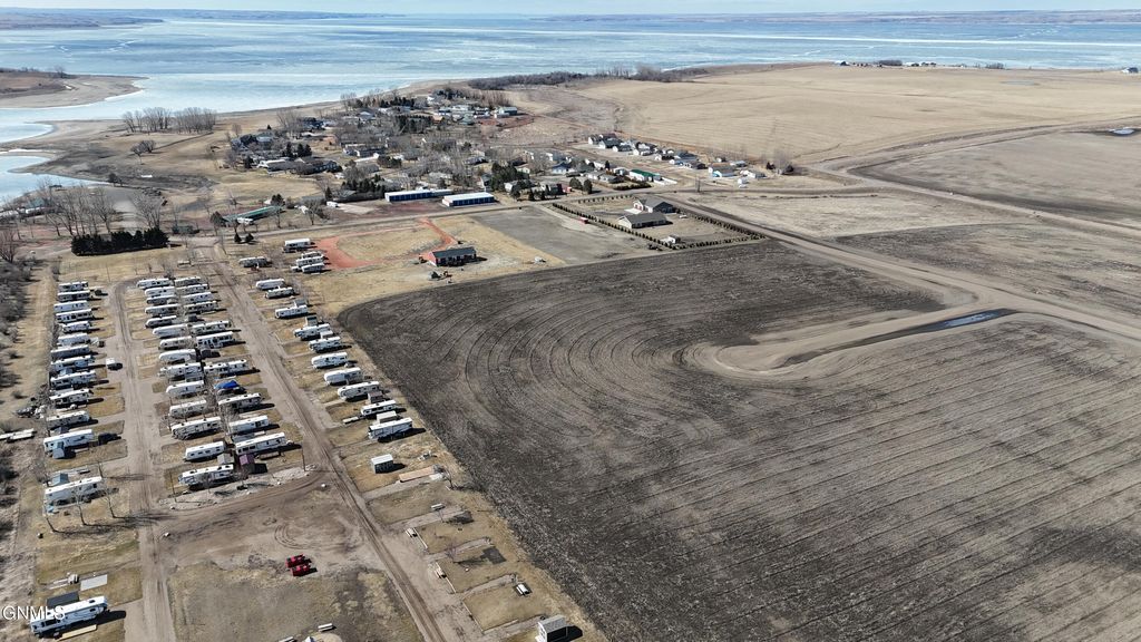 L7, Blk 4 Dakota Waters, Beulah, ND 58523 photo 13