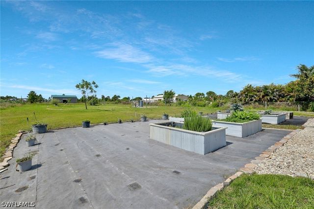 4044 62nd AVE NE, Naples, FL 34120