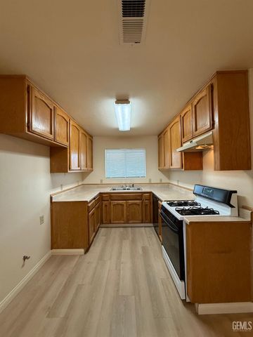 506 Buchanan Street, Taft, CA 93268