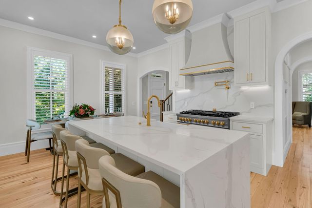 45 Eastlake Road, Mount Pleasant, SC 29464