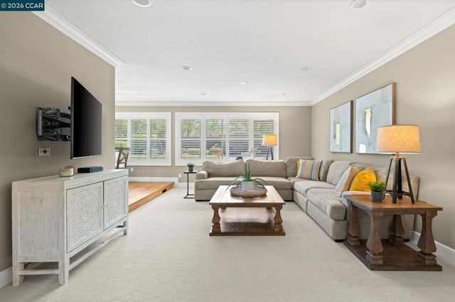 2871 Bowling Green Dr, Walnut Creek, CA 94598