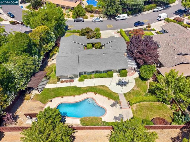 2871 Bowling Green Dr, Walnut Creek, CA 94598