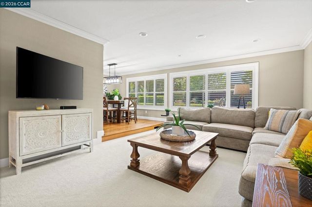 2871 Bowling Green Dr, Walnut Creek, CA 94598