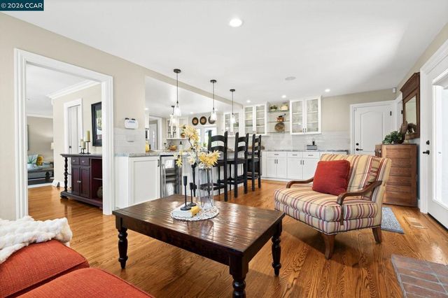 2871 Bowling Green Dr, Walnut Creek, CA 94598