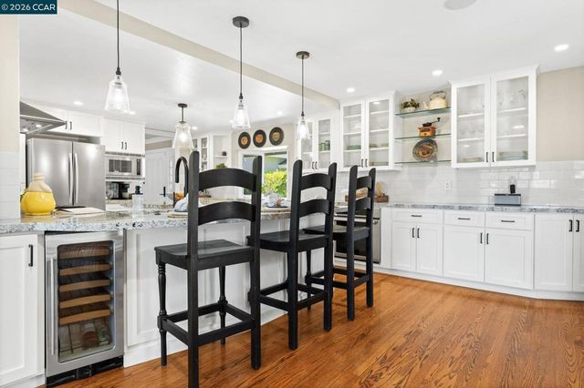 2871 Bowling Green Dr, Walnut Creek, CA 94598