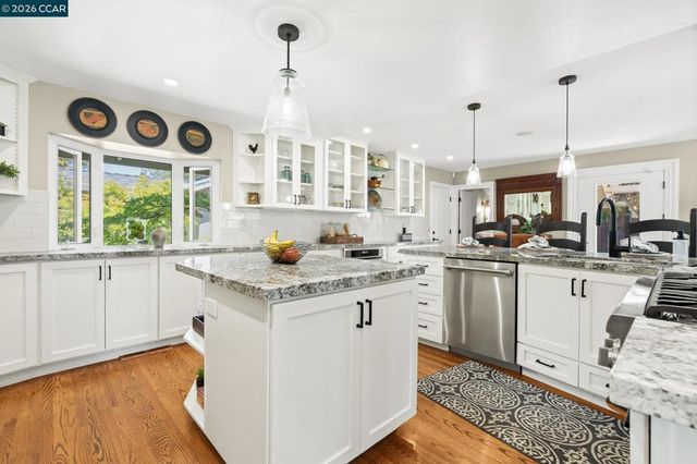 2871 Bowling Green Dr, Walnut Creek, CA 94598
