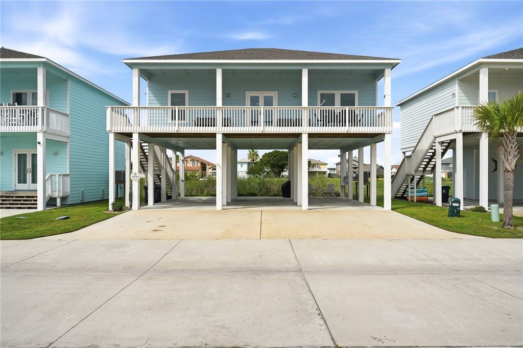 171 Paradise Dr, Rockport, TX 78382 — exterior