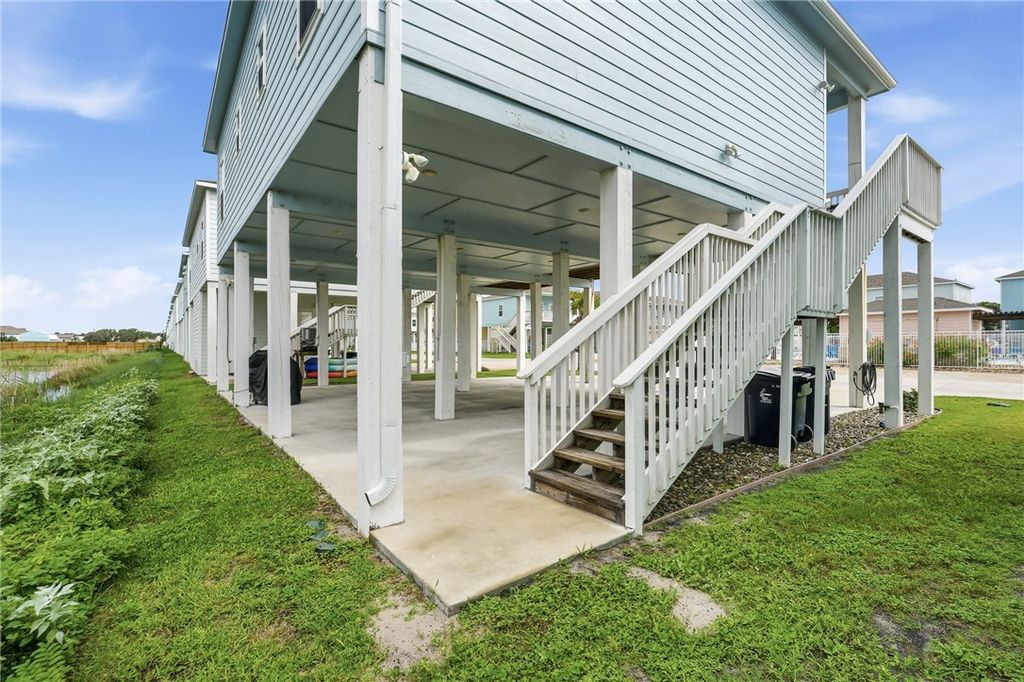 171 Paradise Dr, Rockport, TX 78382 — photo 4