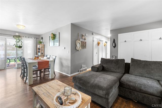 34 Bayberry Circle, Clay, NY 13090
