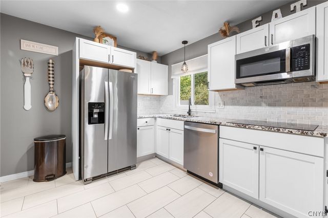 34 Bayberry Circle, Clay, NY 13090