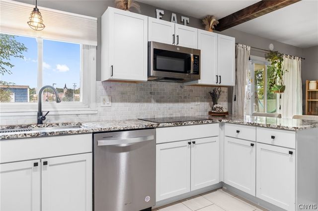 34 Bayberry Circle, Clay, NY 13090