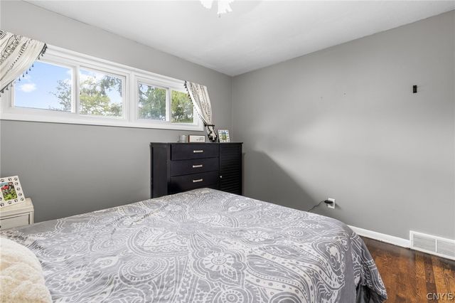 34 Bayberry Circle, Clay, NY 13090