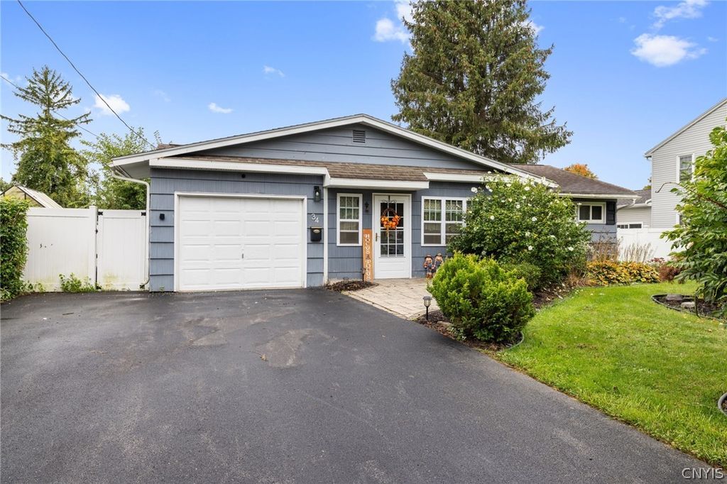 34 Bayberry Circle, Clay, NY 13090