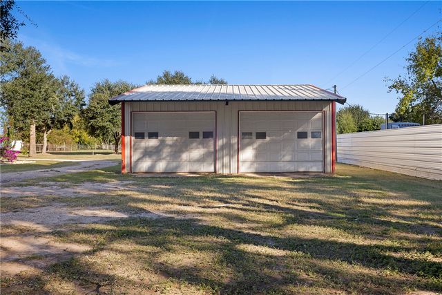 29202 Pueblo St, Waller, TX 77484
