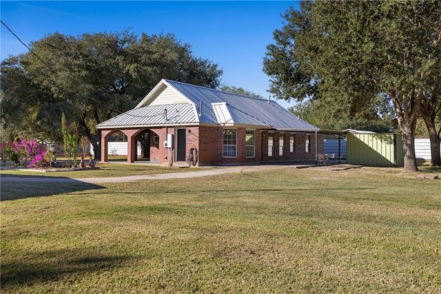 29202 Pueblo St, Waller, TX 77484