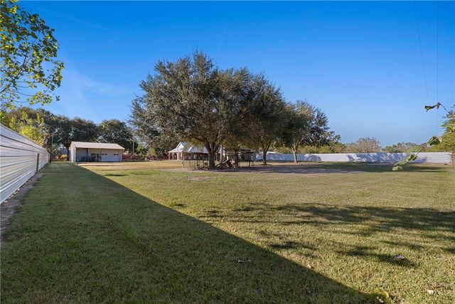 29202 Pueblo St, Waller, TX 77484